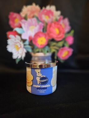 NWT Pillsbury Sugar Cookie Dough 3-wick Candle by Goose Creek - Blue and Cream